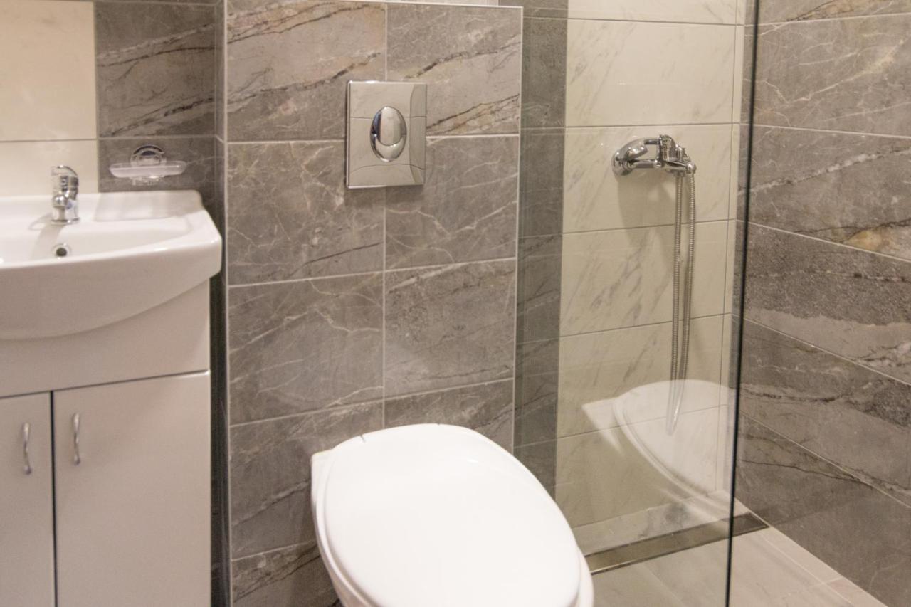 Aparthotel Viktorijini Konaci Kremna Exteriér fotografie