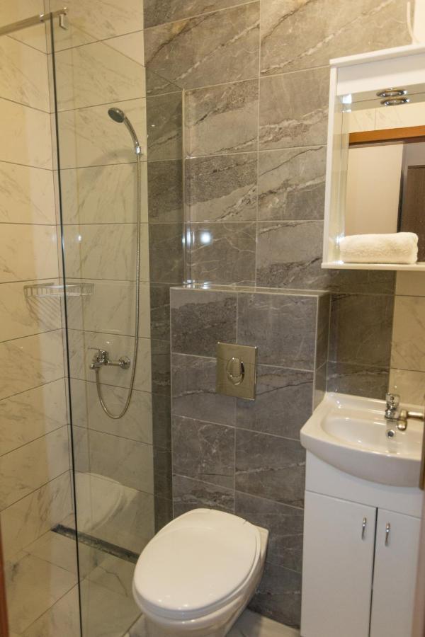 Aparthotel Viktorijini Konaci Kremna Exteriér fotografie