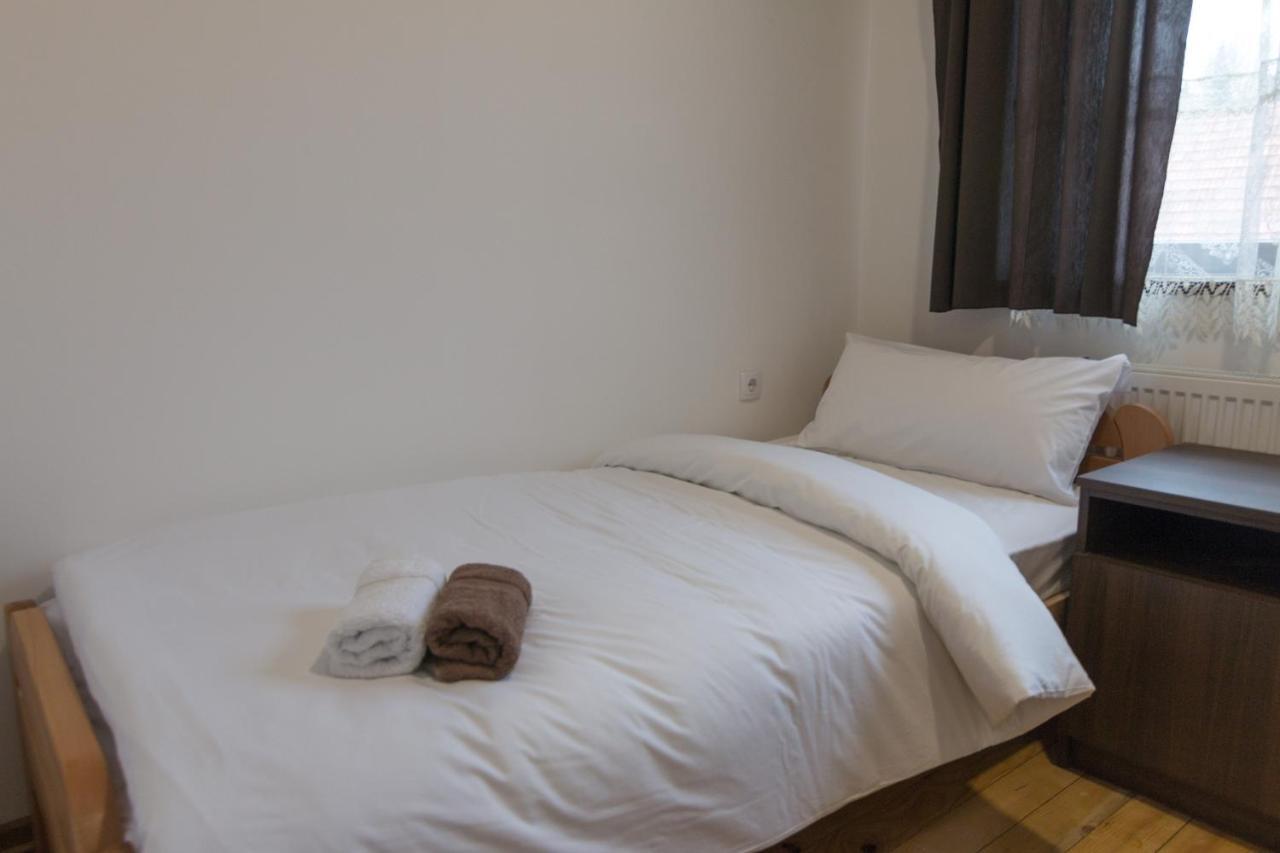 Aparthotel Viktorijini Konaci Kremna Exteriér fotografie