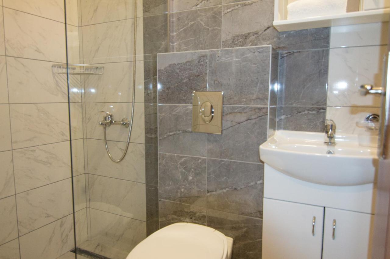 Aparthotel Viktorijini Konaci Kremna Exteriér fotografie