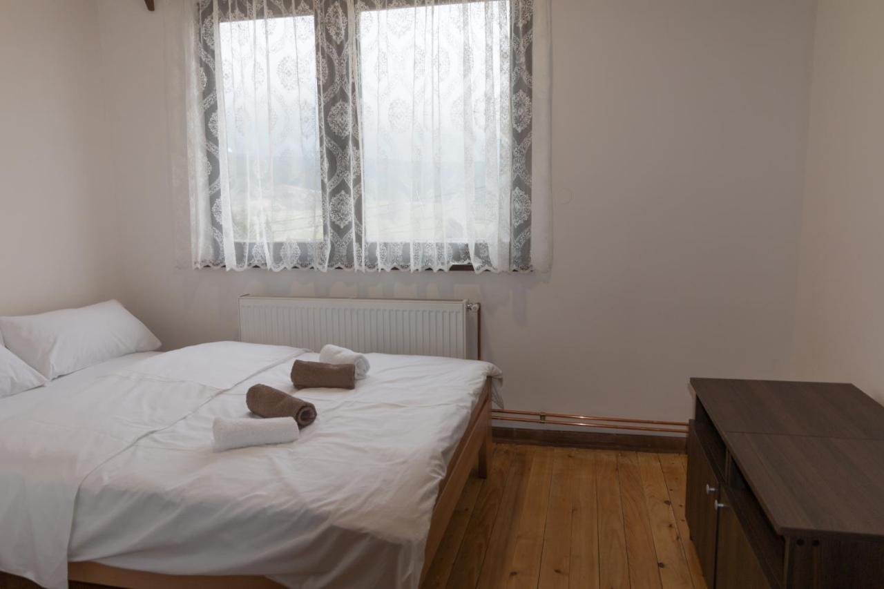 Aparthotel Viktorijini Konaci Kremna Exteriér fotografie